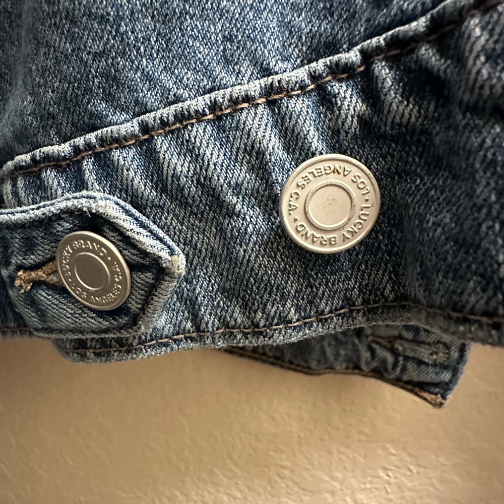 Jean jacket - Picture 2 of 4